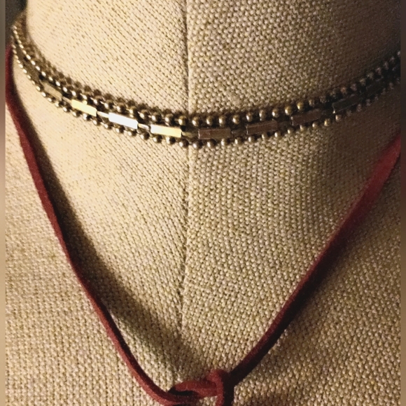 Choker - Picture 2 of 3